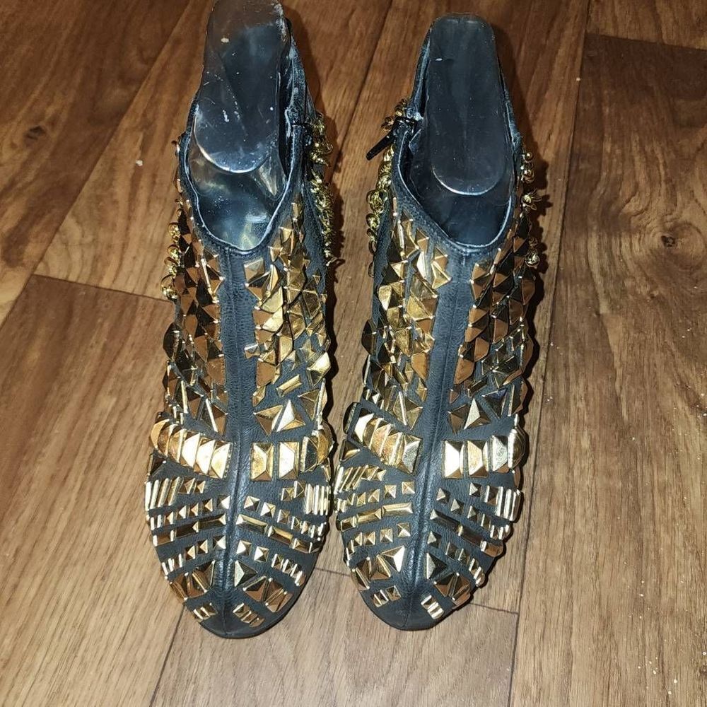 Privileged Rivoli Boots 